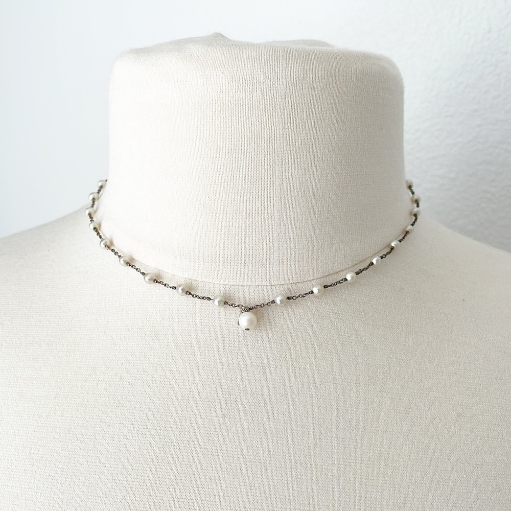 Lot of 8 pieces of Earrings Necklace and bracket